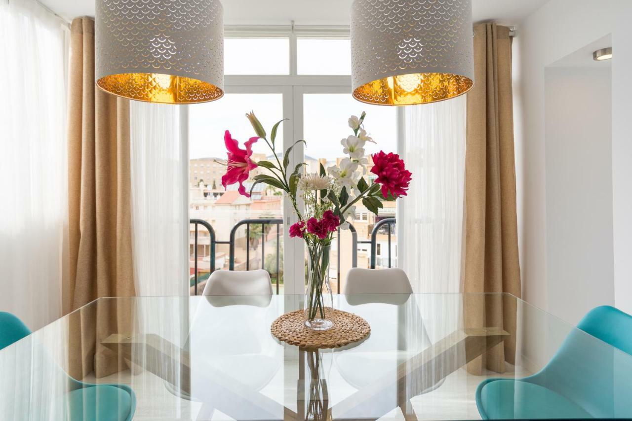 Stunning Spacious City Apartment With Free Parking มาลากา ภายนอก รูปภาพ