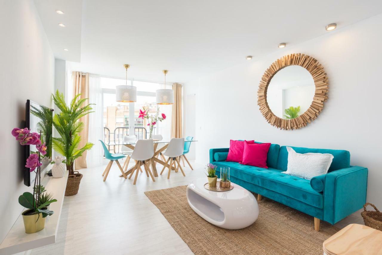 Stunning Spacious City Apartment With Free Parking มาลากา ภายนอก รูปภาพ